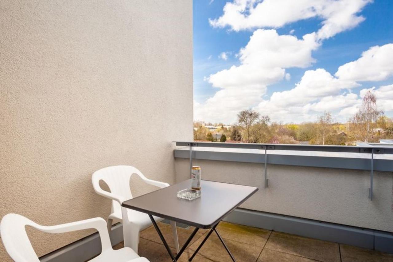 Beautiful Room With Balcony Direction To Messe Hannover Exterior photo