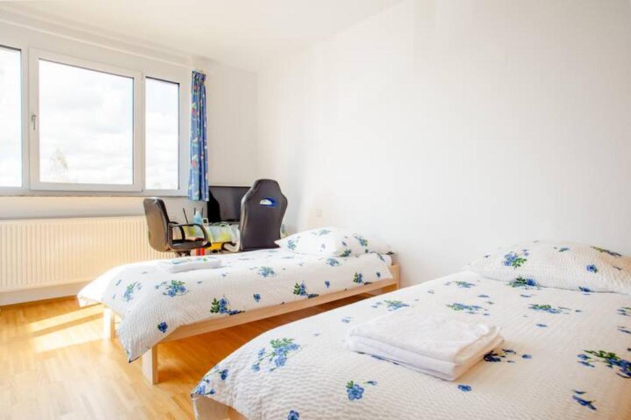 Beautiful Room With Balcony Direction To Messe Hannover Exterior photo